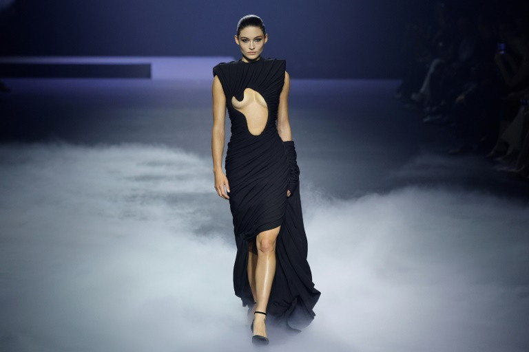 Ashi has dressed stars such as Beyonce