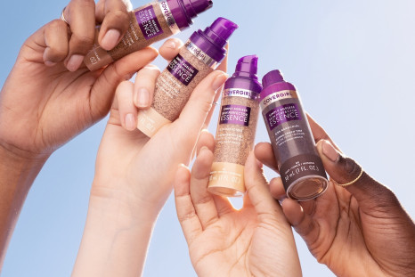 CoverGirl Simply Ageless Skin Perfector Essence Foundation