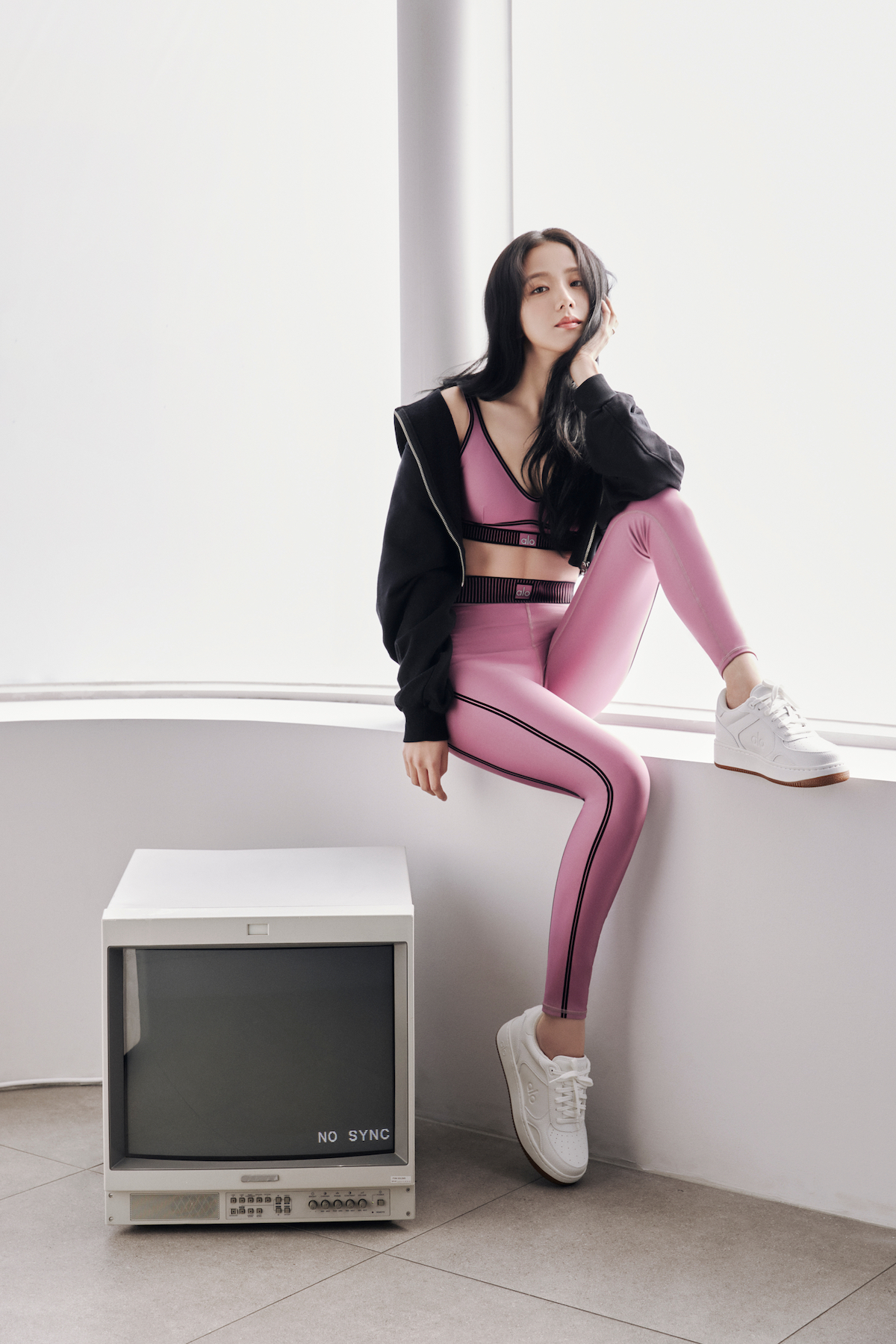 Blackpink s Jisoo Teams Up With Premium Lifestyle