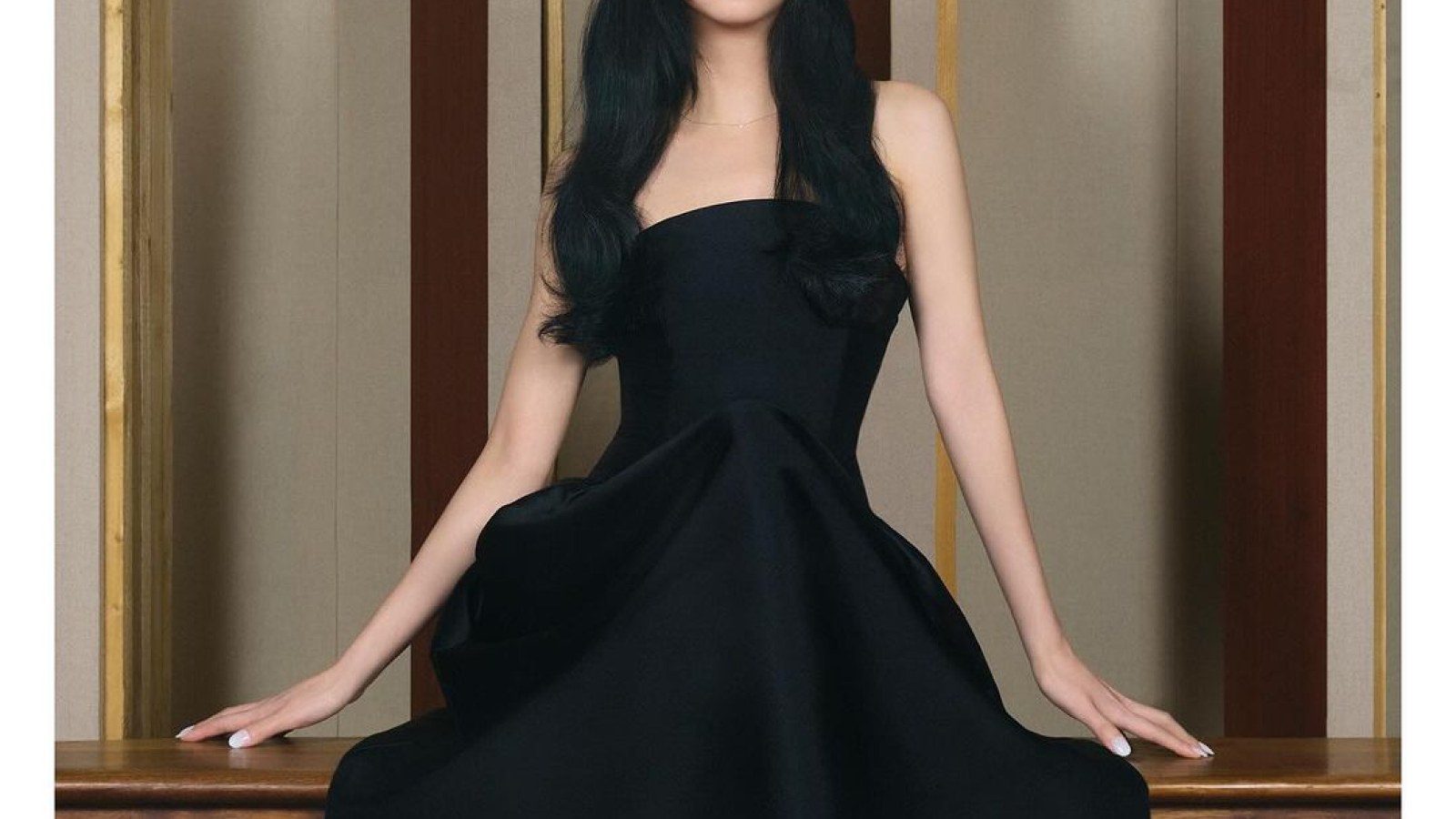 jisoo formal dress Jisoo Made a Dazzling, Dior-Clad Debut at the 2026 Met Gala