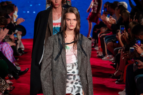 Calvin Klein Returns to the Runway