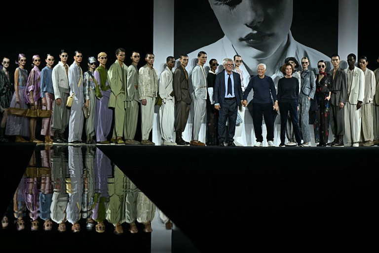 TOPSHOT-FASHION-ITALY-MILAN-WOMEN-EMPORIO-ARMANI