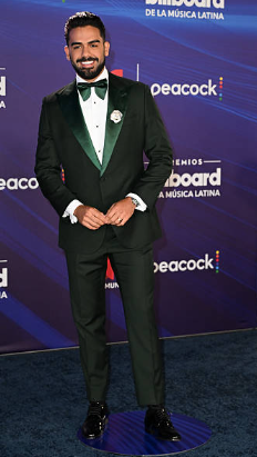 Latin Billboard 2025 Blue Carpet Carlos Aydan Latin Billboard 2025 Blue Carpet Carlos Aydan