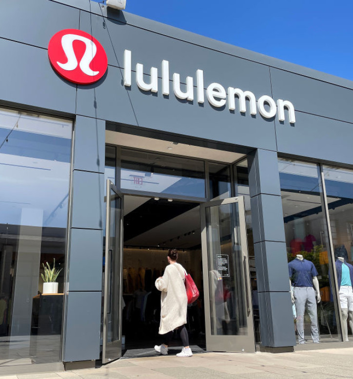 Lululemon Reports Positive Sales Growth